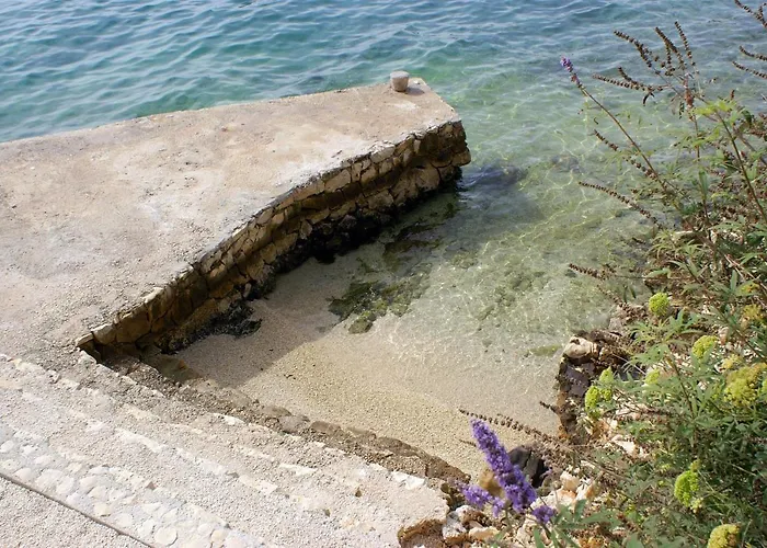 By The Sea Seget Vranjica, - 2037 * 特罗吉尔